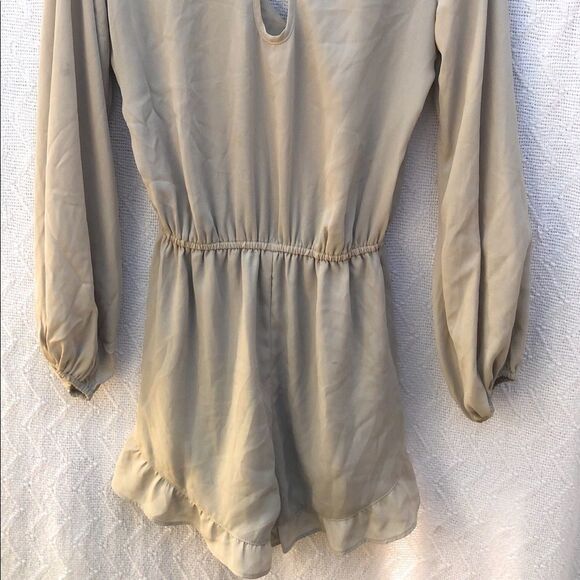 Show Me‎ Your MuMu Shorts Romper - Picture 6 of 9